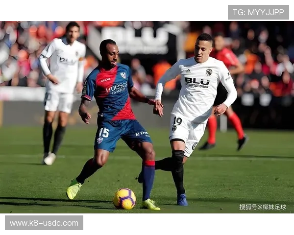 皇冠登3足球出租，便捷快速的足球租赁平台助您轻松组织足球赛事